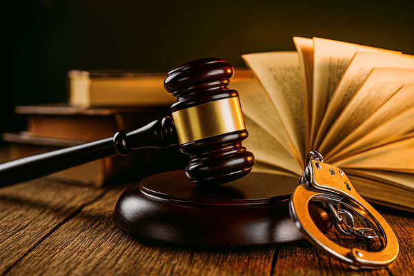 Bursa ceza hukuku avukatı tarafından soruşturma ve kovuşturma süreçlerinde profesyonel savunma hizmeti.